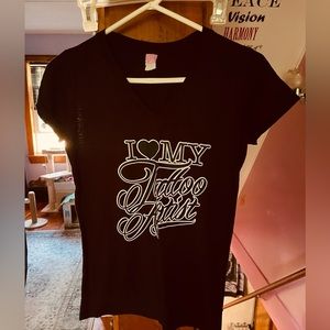 i love my tattoo artist tshirt size L